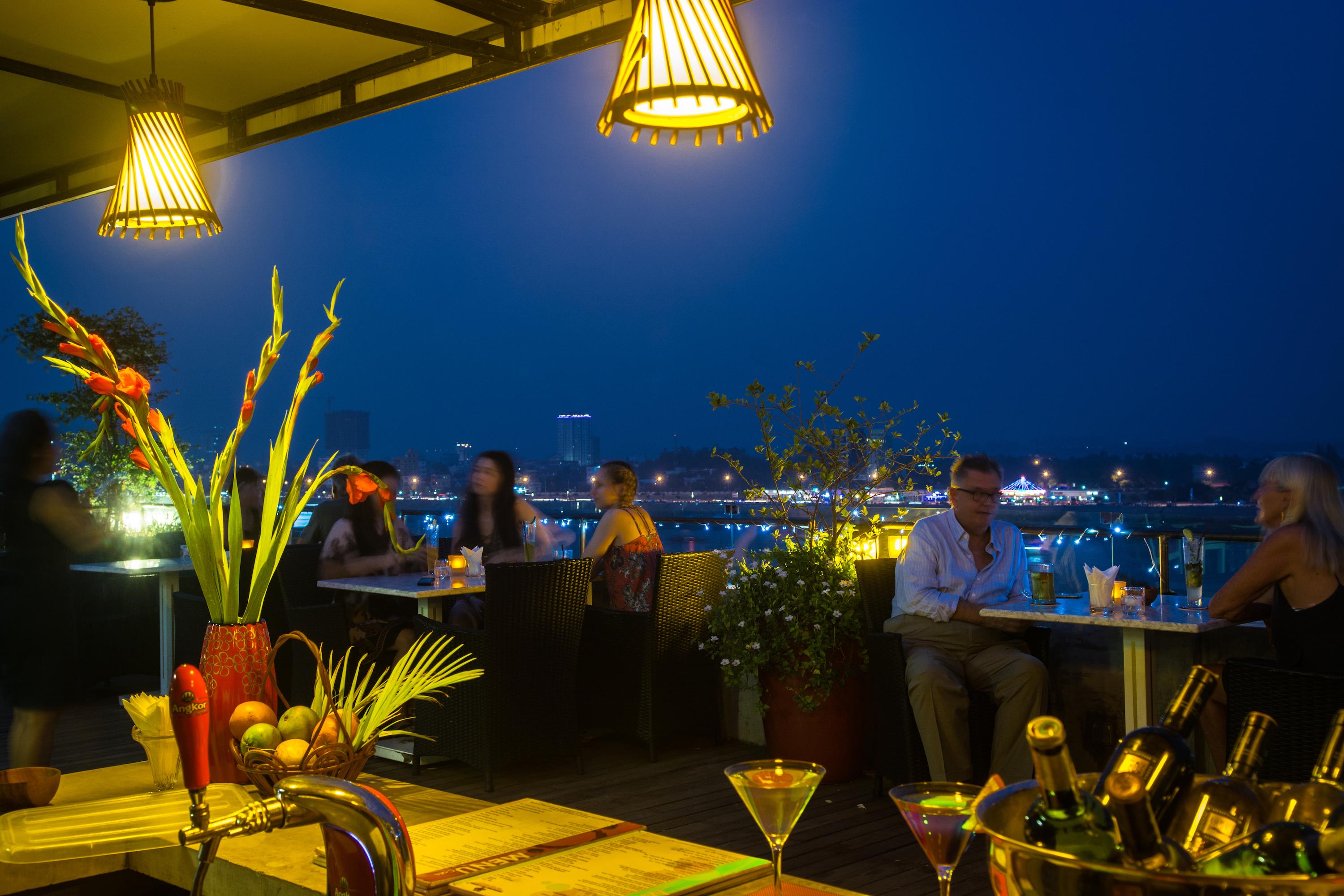 The Frangipani Royal Palace Hotel Phnom Penh Exterior photo
