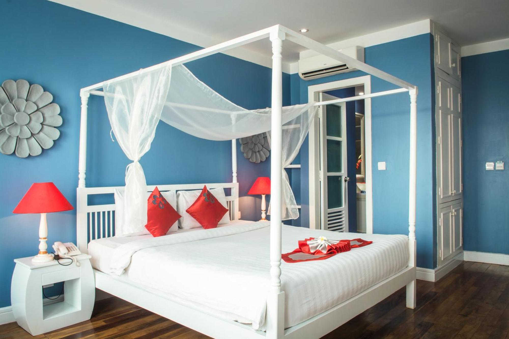 The Frangipani Royal Palace Hotel Phnom Penh Room photo