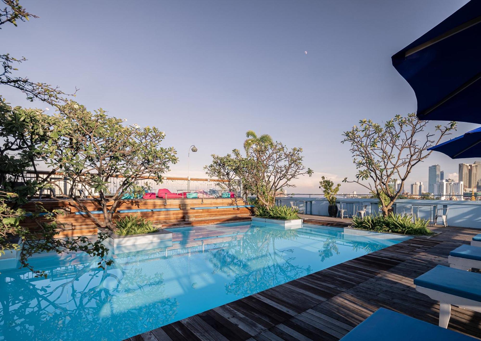 The Frangipani Royal Palace Hotel Phnom Penh Exterior photo