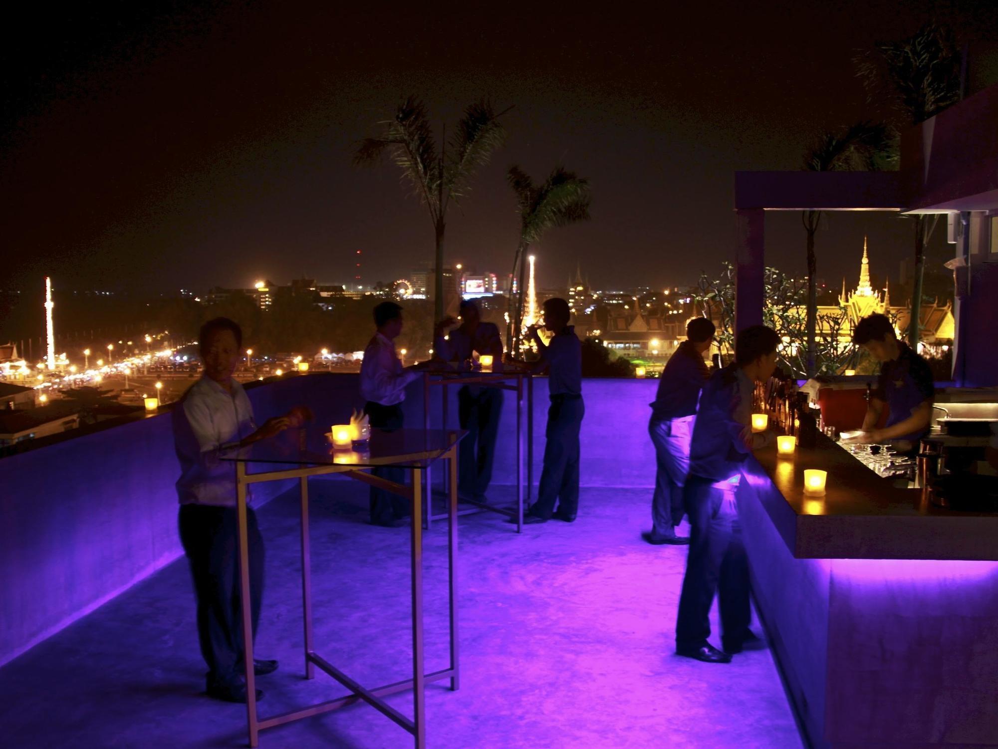 The Frangipani Royal Palace Hotel Phnom Penh Exterior photo